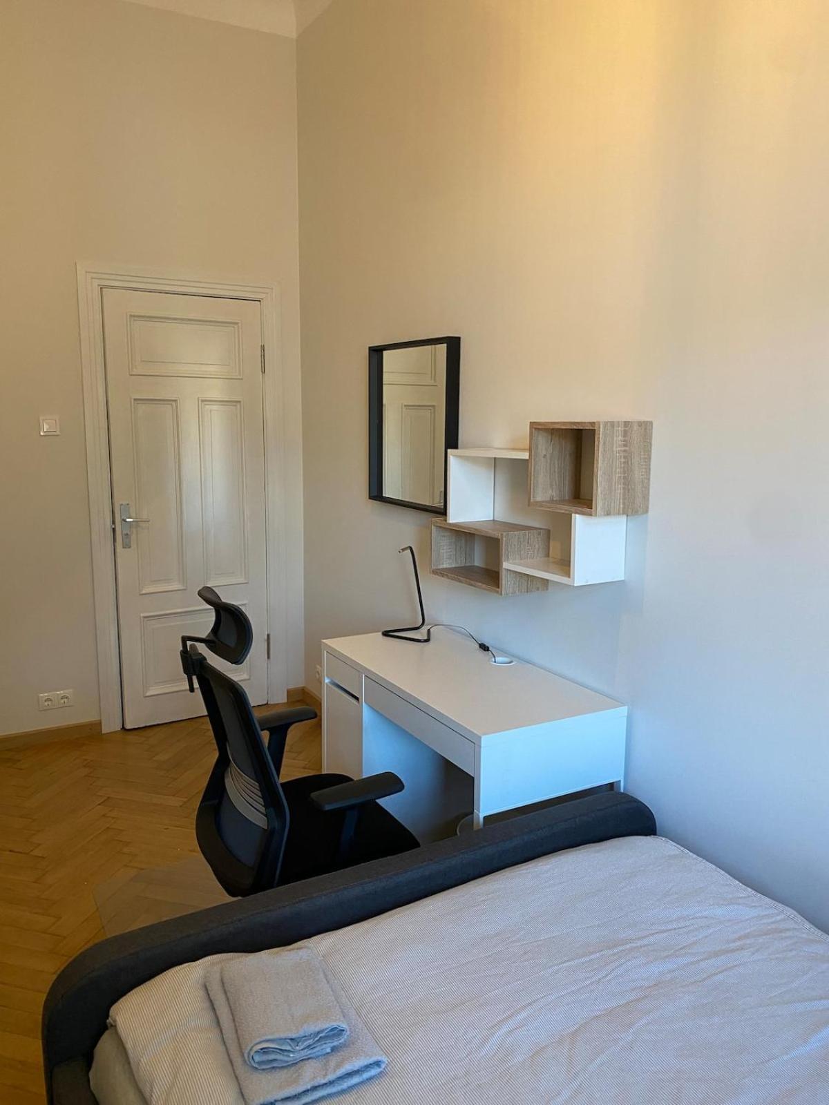 Căn hộ Elegant 3br-85m2 Center Riga